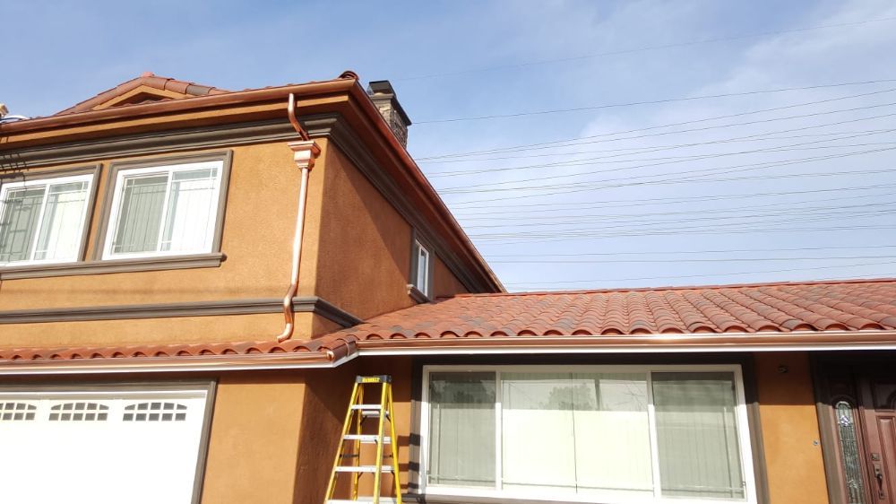 Photo of Seamless Rain Gutter Guzman