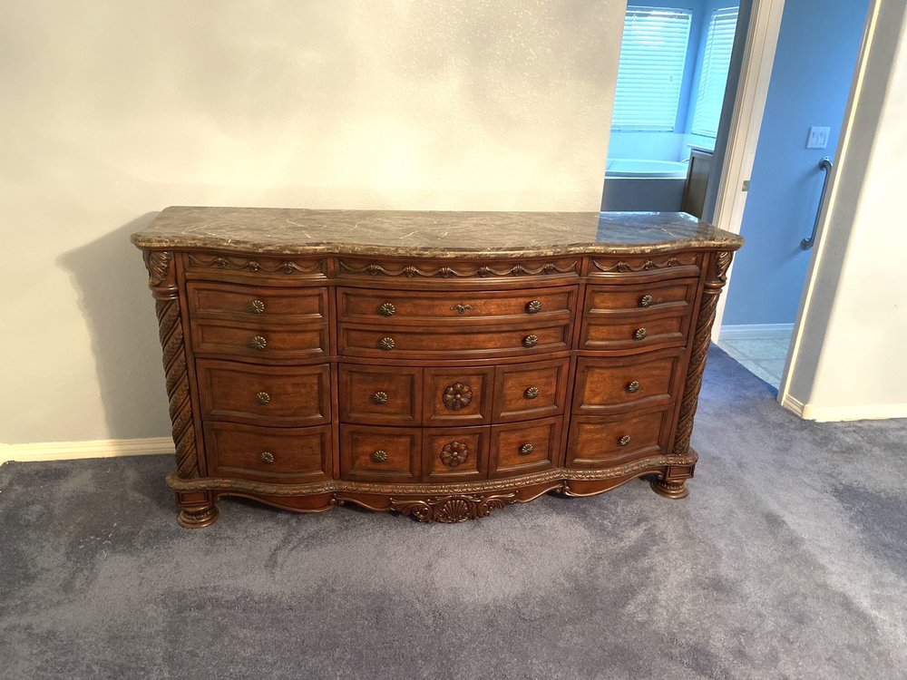 Photo of T&R MOVERS LLC