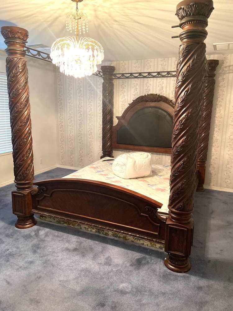 Photo of T&R MOVERS LLC