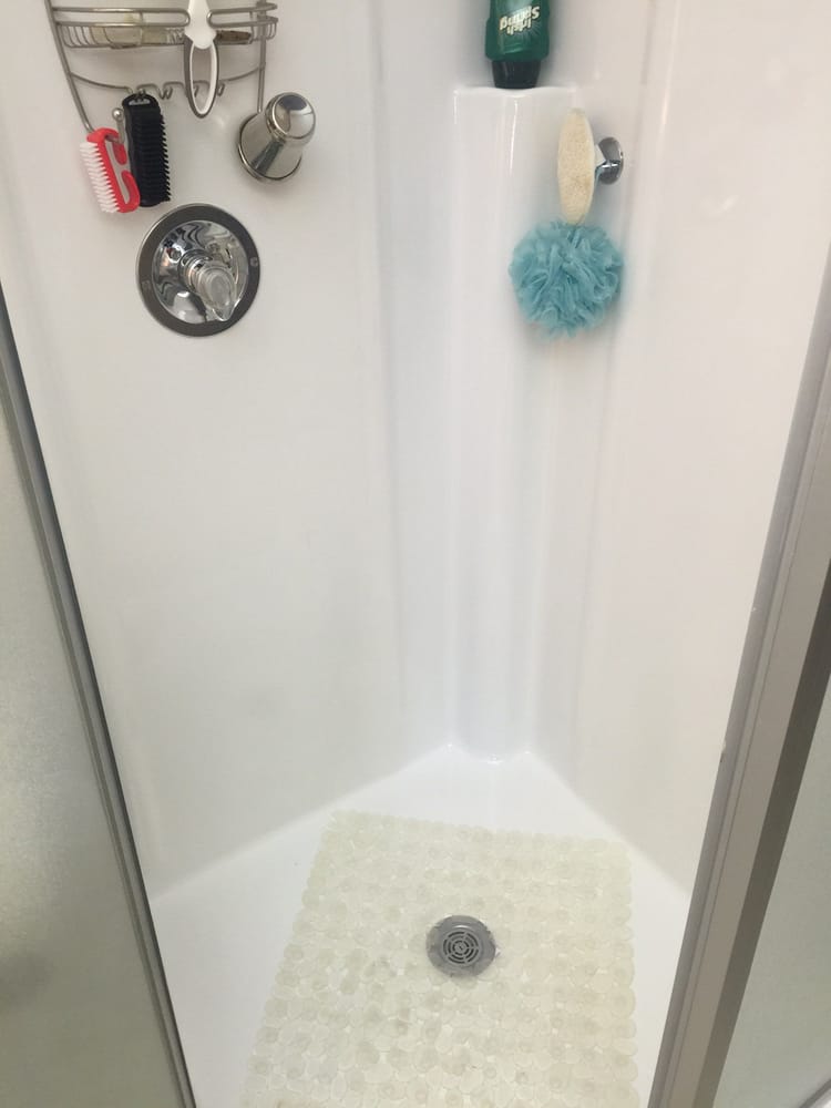 Photo of JR Tub and Countertop Refinish