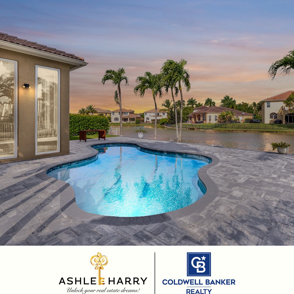 Photo of Ashlee Harry - Coldwell Banker Realty