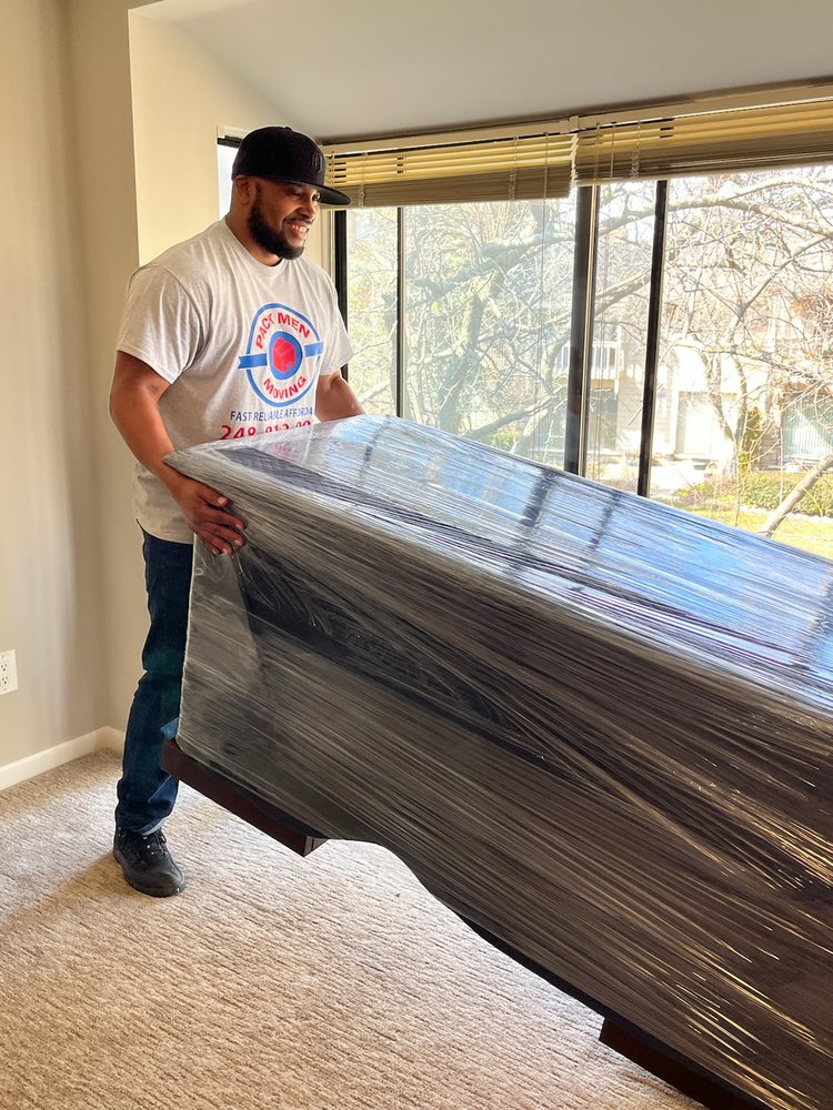 Photo of Pack Men Moving