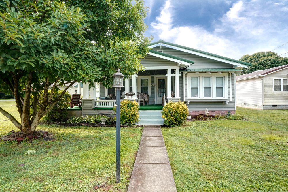 Photo of Gwen Samms - Realtor