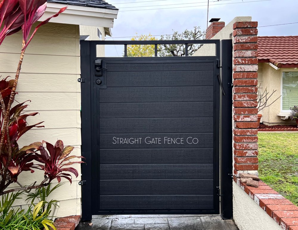 Photo of Straight Gate Fence