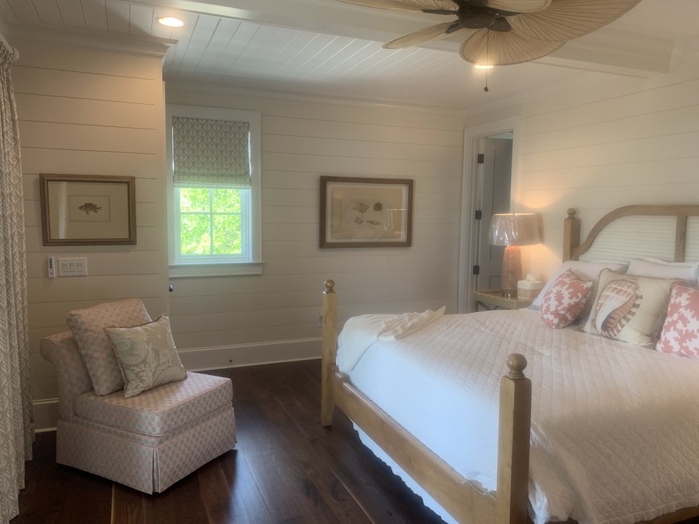 Photo of Elizabeth Taylor Satterfield Interior Design Inc