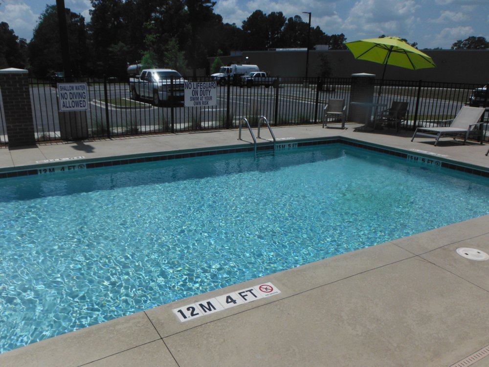 Photo of Holiday Inn Express & Suites Summerville