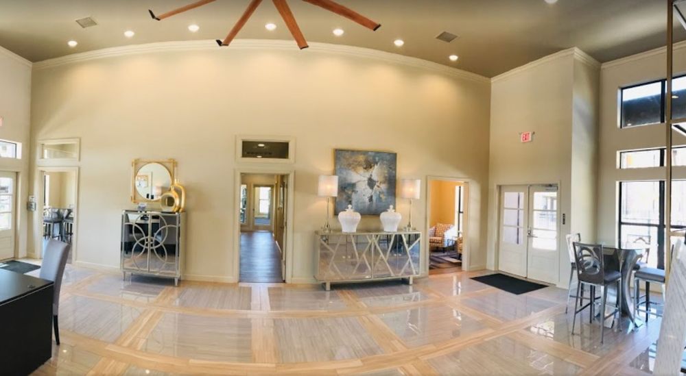 Photo of Crown Lone Oak