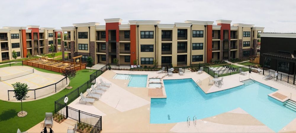 Photo of Crown Lone Oak