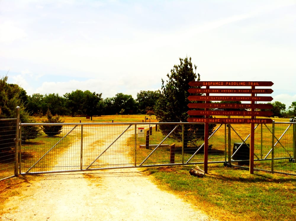 Photo of De La Garza Fence