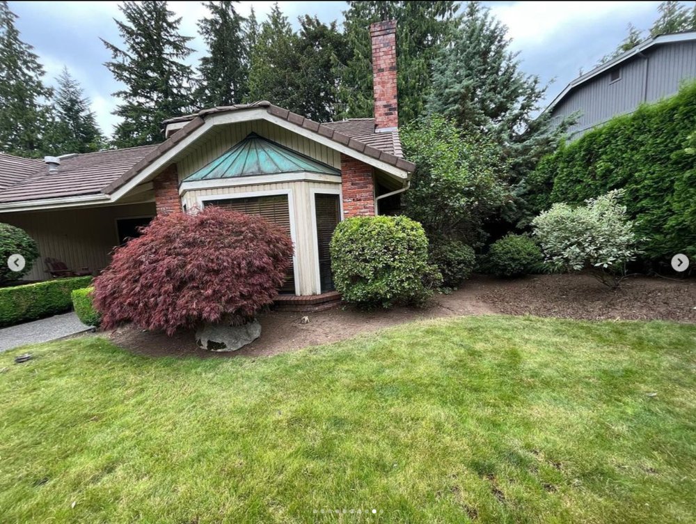 Photo of West Coast Garden's Lawn Care Service.