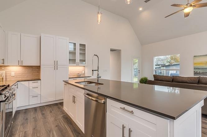 Photo of JL Cabinet & Granite