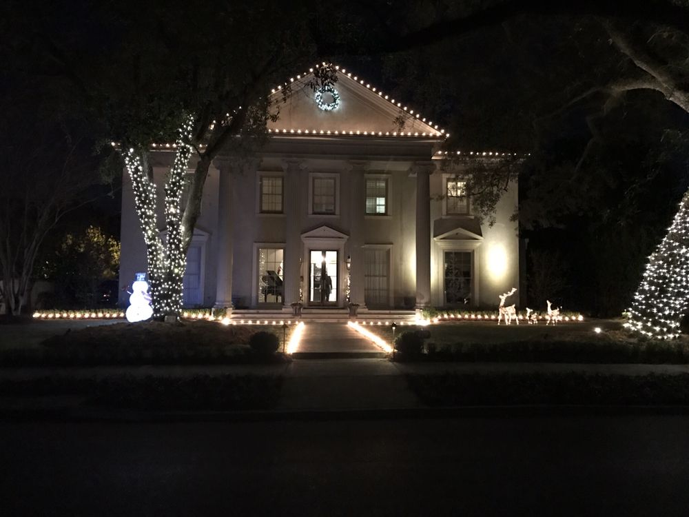 Photo of Big Easy Holiday Lighting