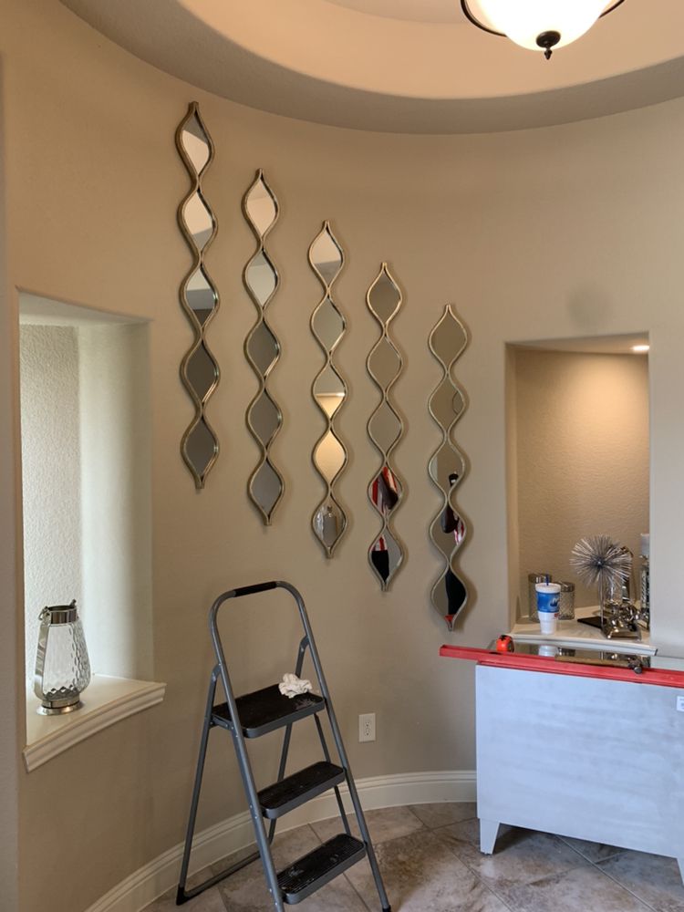 Photo of Tray's Hanging Service