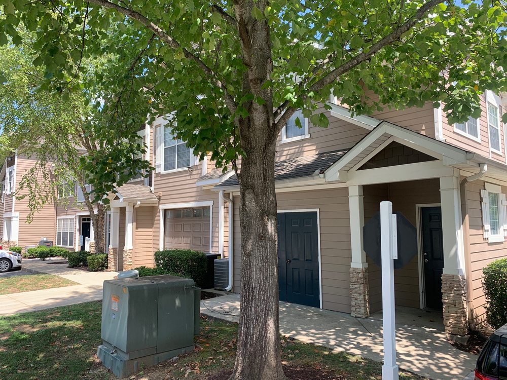Photo of The Hamptons at Woodland Pointe Apartments