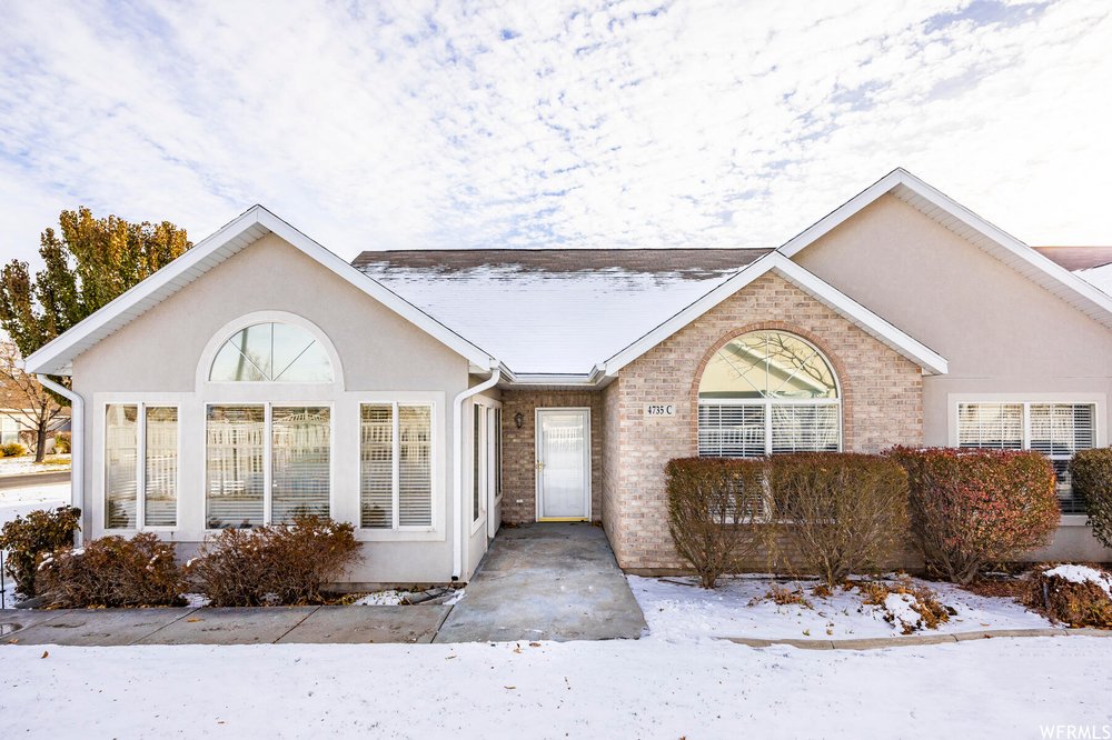Photo of Jacquelin Perry - Summit Sotheby's International Realty