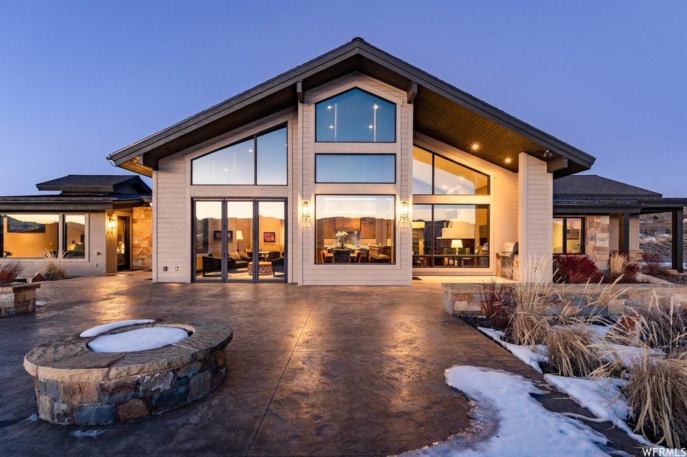 Photo of Jacquelin Perry - Summit Sotheby's International Realty