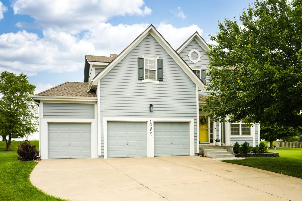 Photo of Natalie McCarter - RE/MAX Realty Suburban