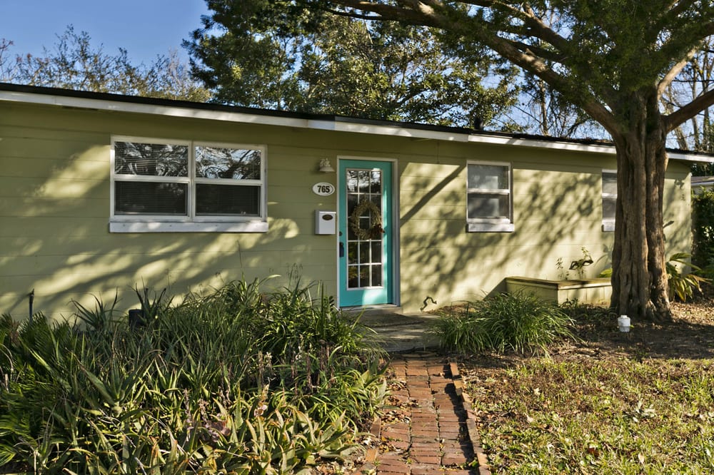 Photo of Carol Zingone - BHHS Florida Network Realty