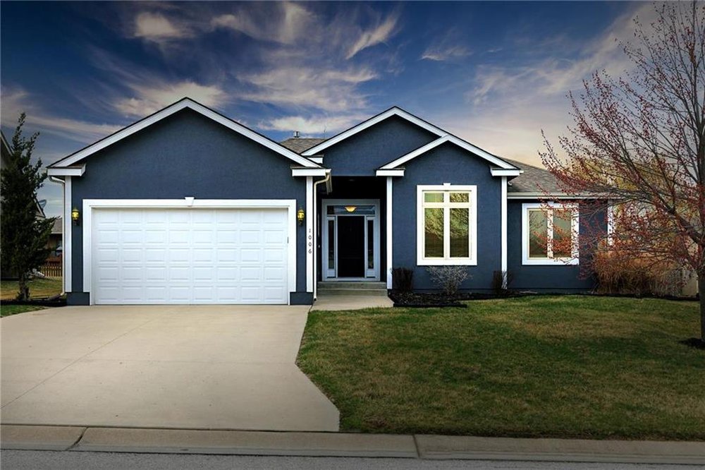 Photo of Amanda Cramer - Modern Edge Real Estate