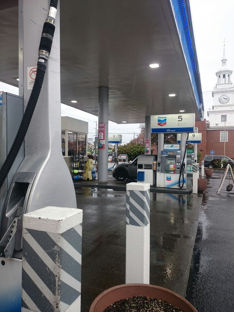 Photo of Mall 205 Chevron Car Wash