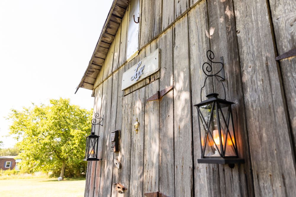 Photo of Tennessee Tiny Weddings with Julie & James Tucker