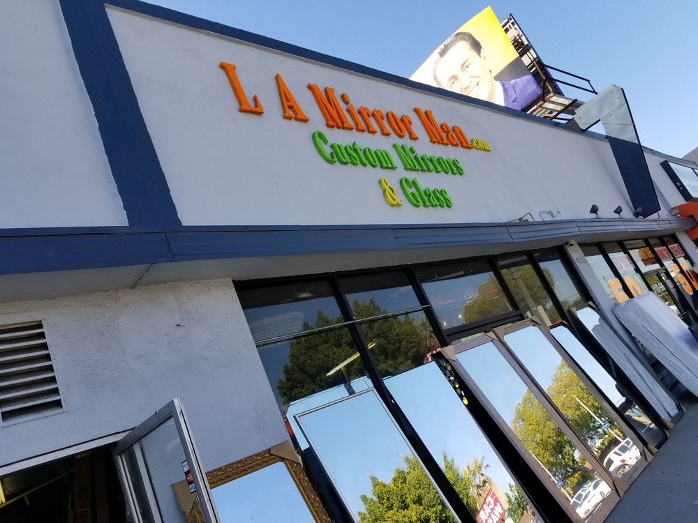 Photo of LA Mirror Man
