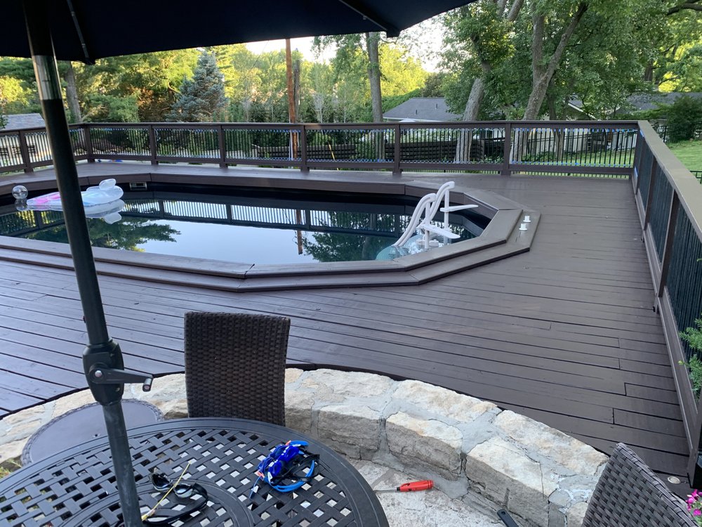 Photo of PickNix Deck and Fence Staining