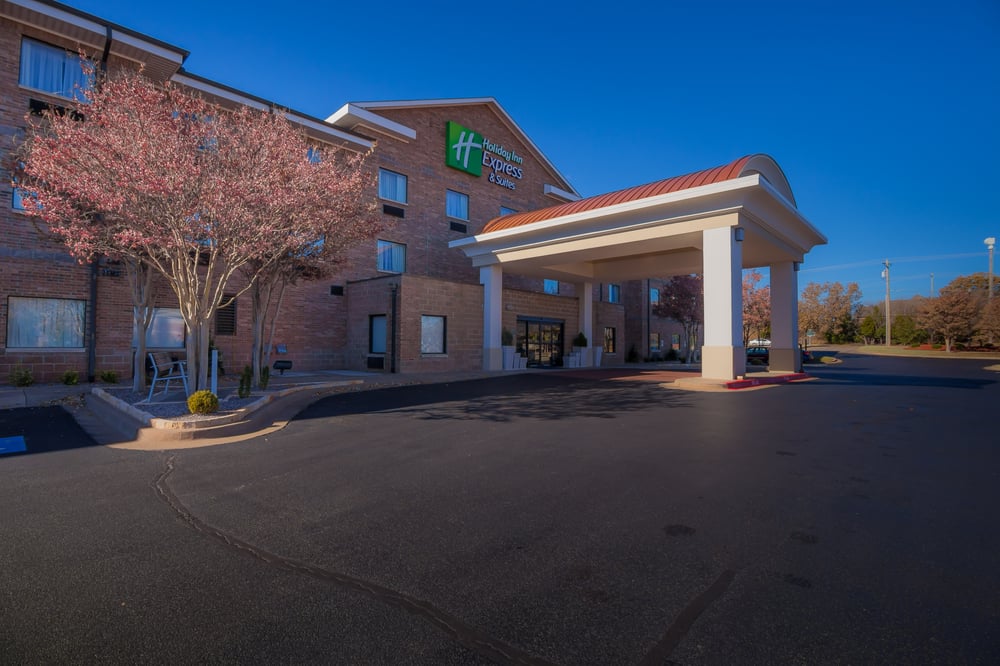 Photo of Holiday Inn Express & Suites Edmond