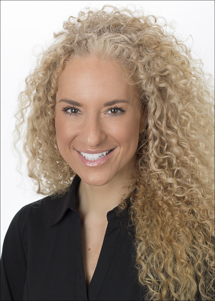 Photo of Nicolette Fischer - RE/MAX HOME TEAM