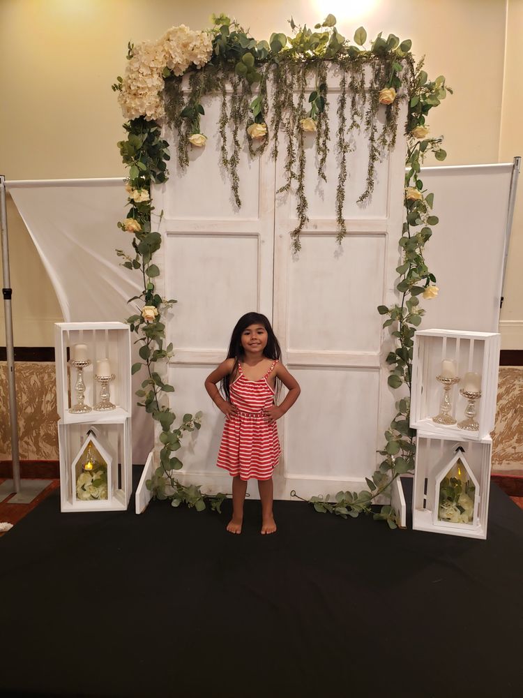 Photo of Victoria's Backdrops & Decorations