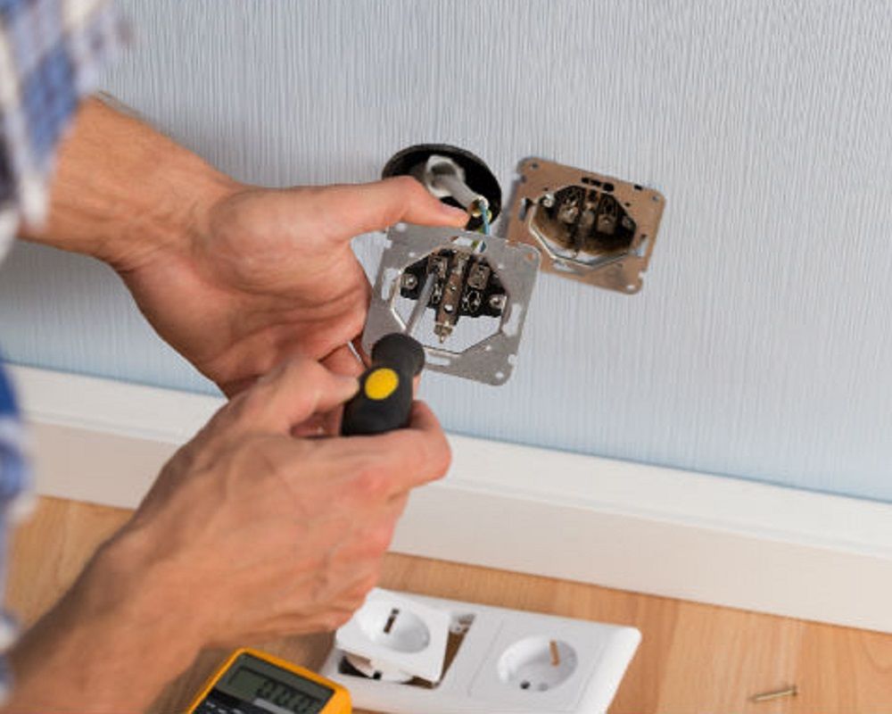 Photo of Elliot Local Electrician & Plumbing Masters