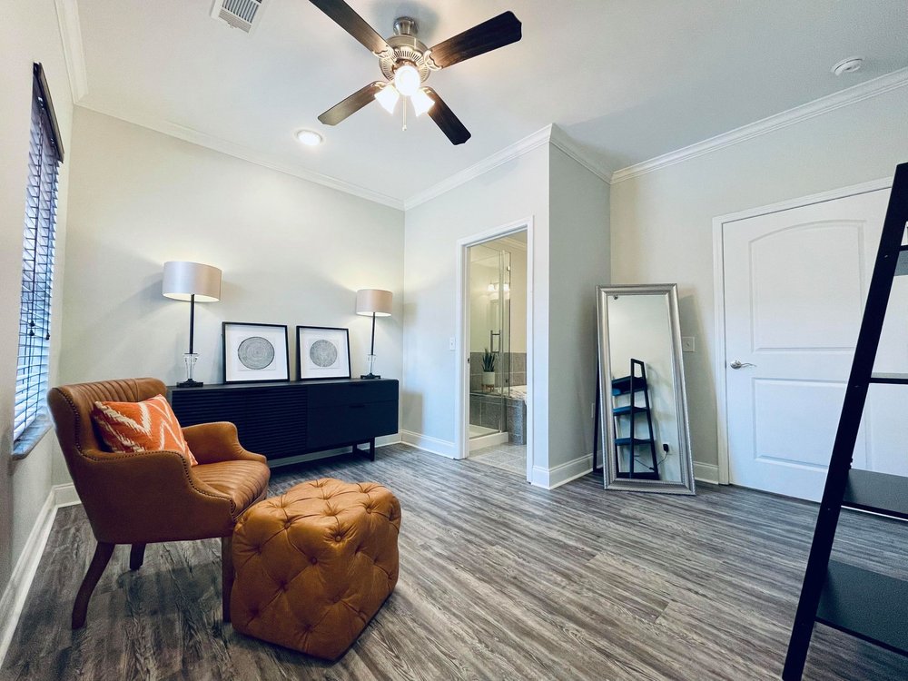 Photo of Apartment Hunters