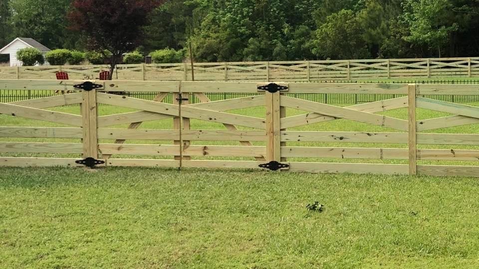Photo of Chucks Fences And Decks