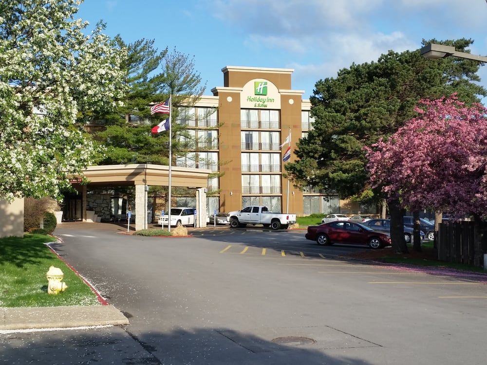 Photo of Holiday Inn & Suites Des Moines-Northwest