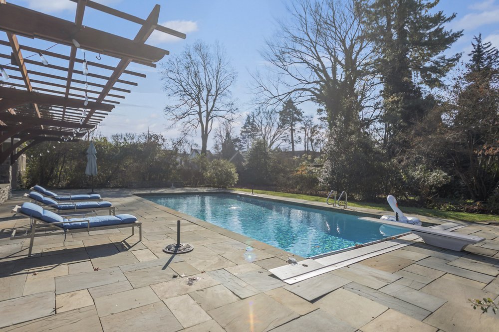 Photo of Brenda Beiser - Redfin