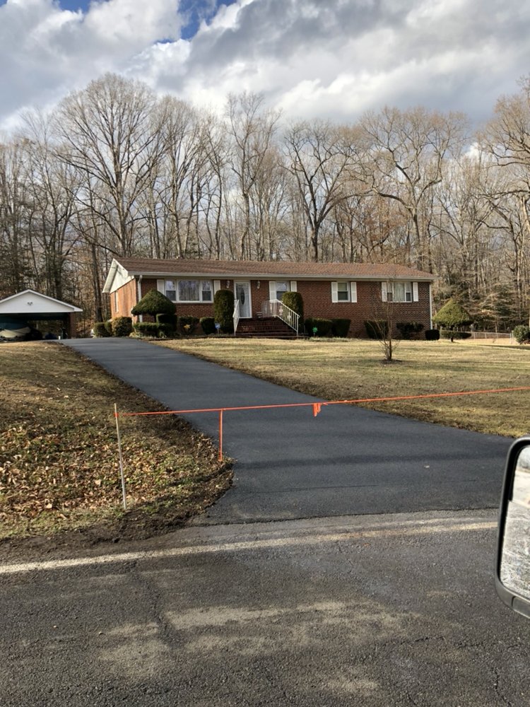 Photo of Dustin's Driveways