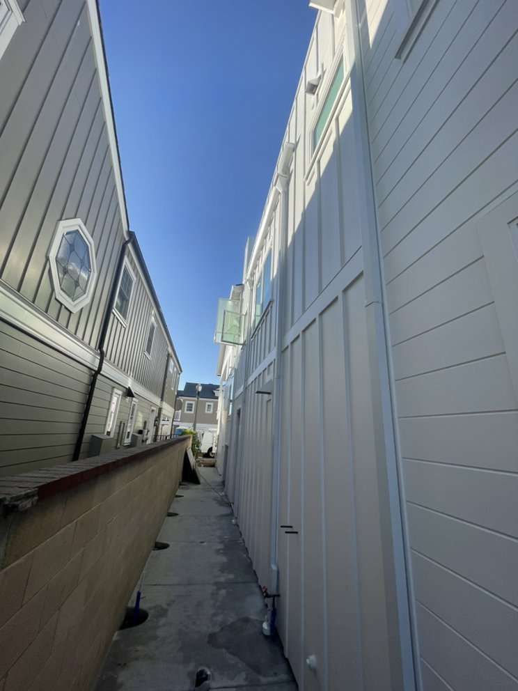 Photo of Thend Seamless Rain Gutters