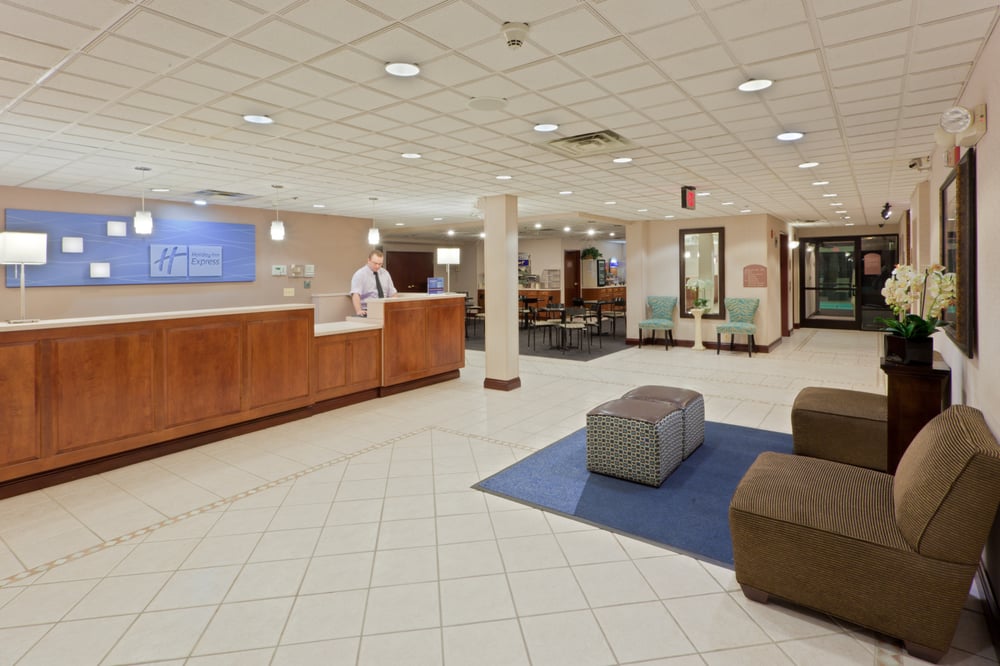 Photo of Holiday Inn Express & Suites Charleston-Southridge