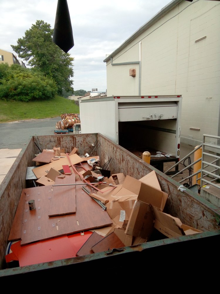 Photo of Je Transporte Hauling & Trucking