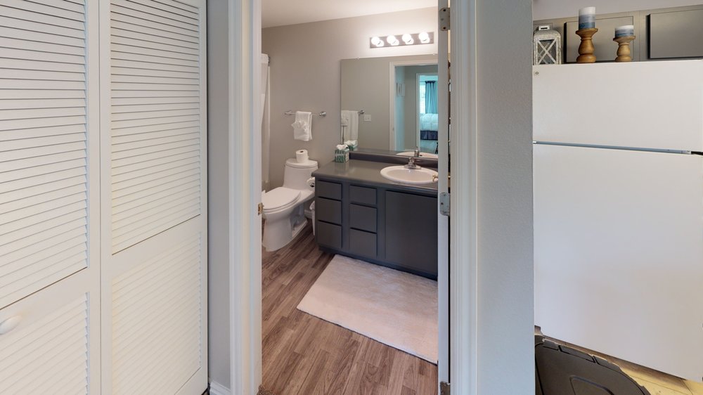 Photo of River Oaks Apartments