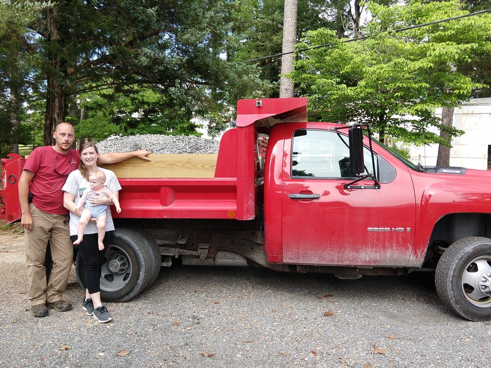 Photo of Little Red's Dirt & Gravel