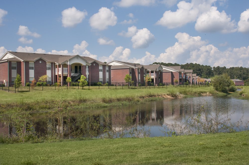 Photo of The Lakes At Hurricane Creek Apartments