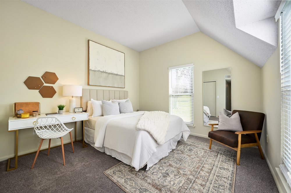 Photo of Hunter's Pointe Apartments and Townhomes