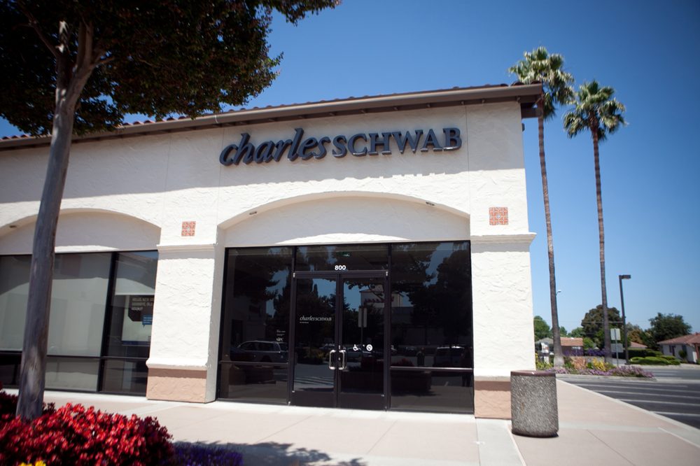 Photo of Charles Schwab