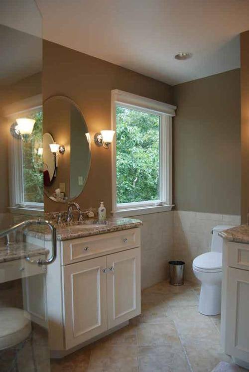 Photo of Jet Glass and Mirror