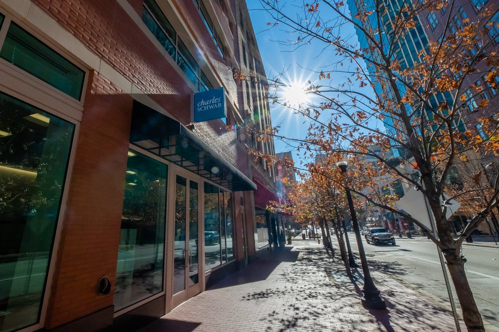Photo of Charles Schwab