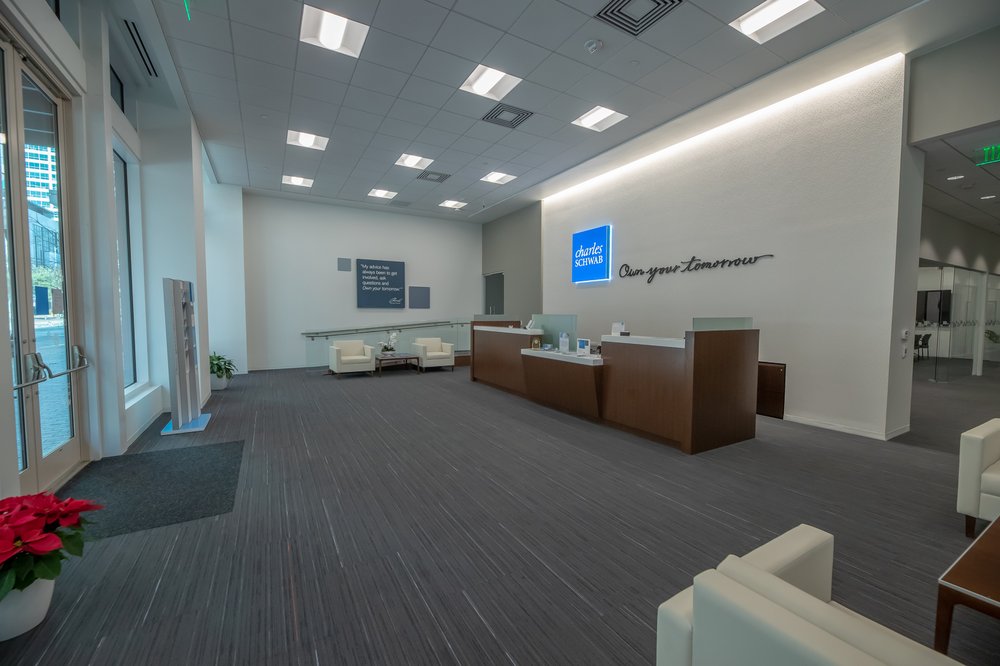 Photo of Charles Schwab
