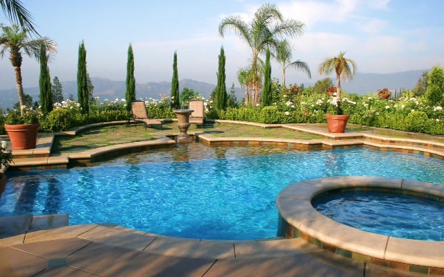 Photo of LUXE H2O Pool Builders