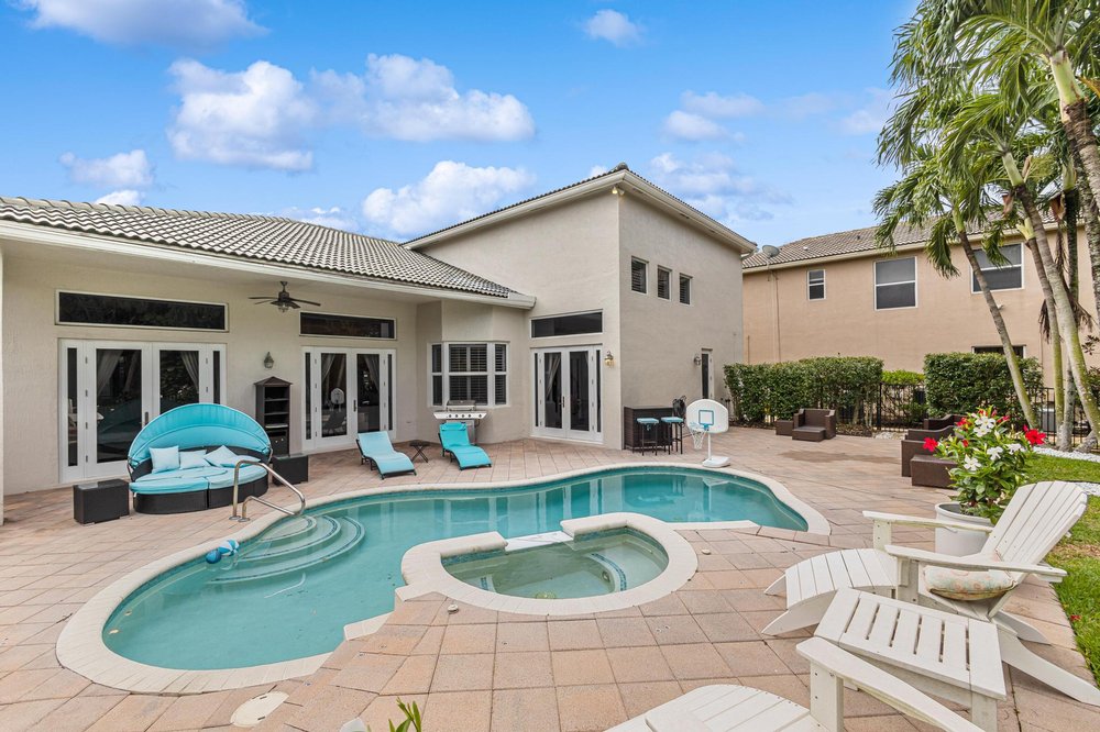 Photo of Anna Kuzminova- Coldwell Banker Residential Real Estate