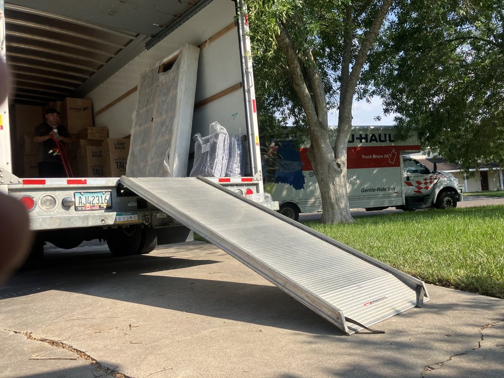 Photo of Benitez Movers